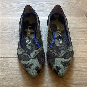 Rothy's The Point Olive Camouflage Flats Sz 9